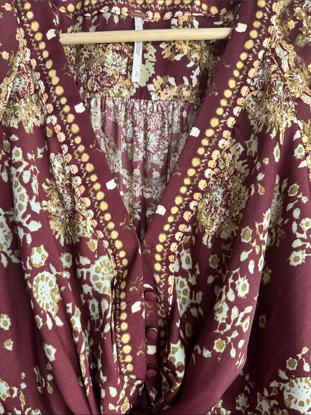 Free people Run free floral blouse in a chocolate combo color ballon sleeve sz s